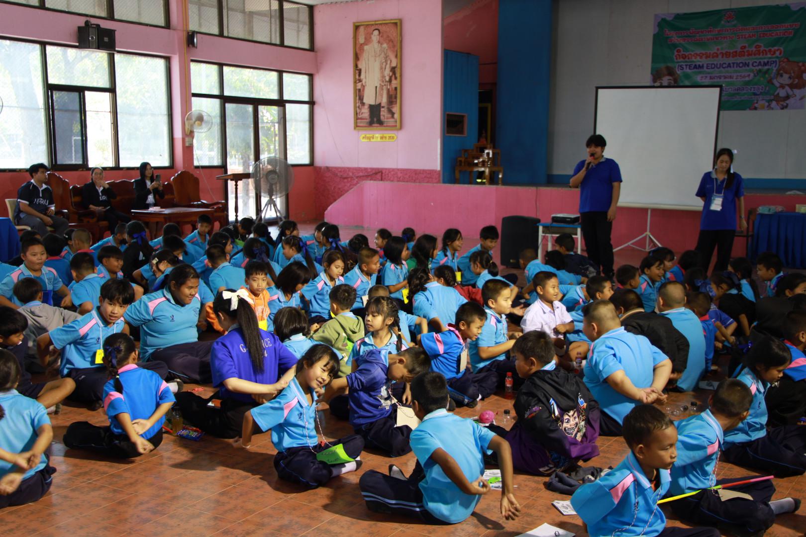 324. วันที่ 27 มกราคม 2569 โปรแกรมวิชาวิทยาศาสตร์ทั่วไป ได้จัดค่ายสเต็มศึกษาให้กับนักเรียนชั้นประถมศึกษาปีที่1-6 ณ โรงเรียนอนุบาลคลองขลุง จ.กำแพงเพชร